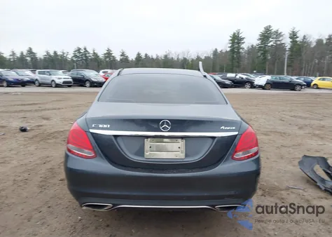2016 Mercedes-Benz C 300 4Matic из США, поврежденный, VIN 55SWF4KB8GU152486